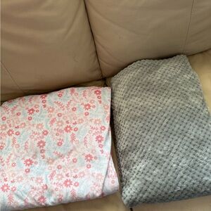 Plush baby blanket bundle